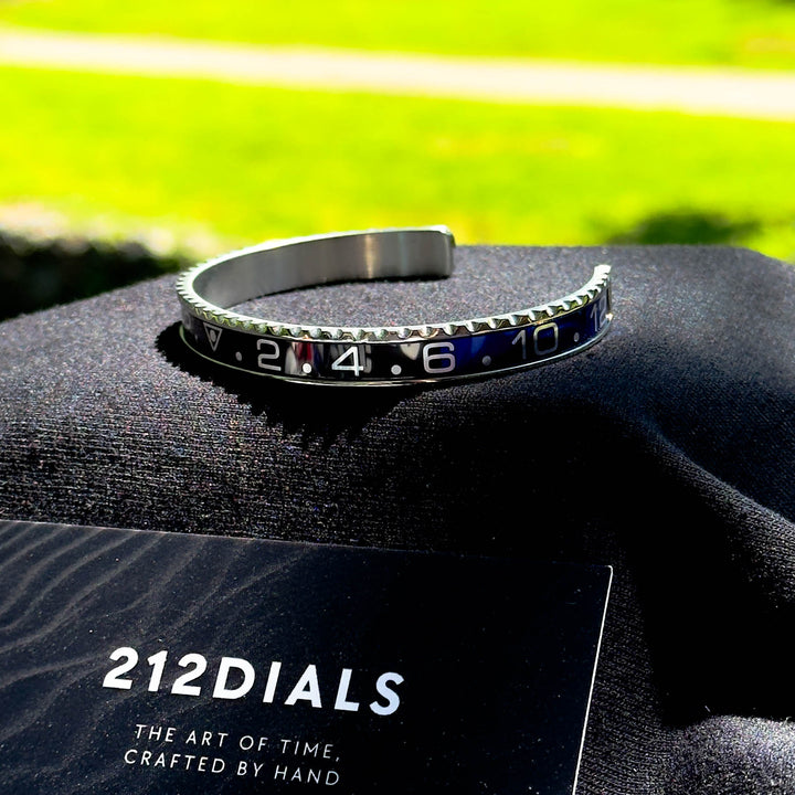 BLACK & BLUE BEZEL
