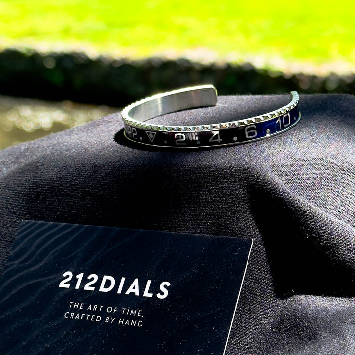 BLACK & BLUE BEZEL