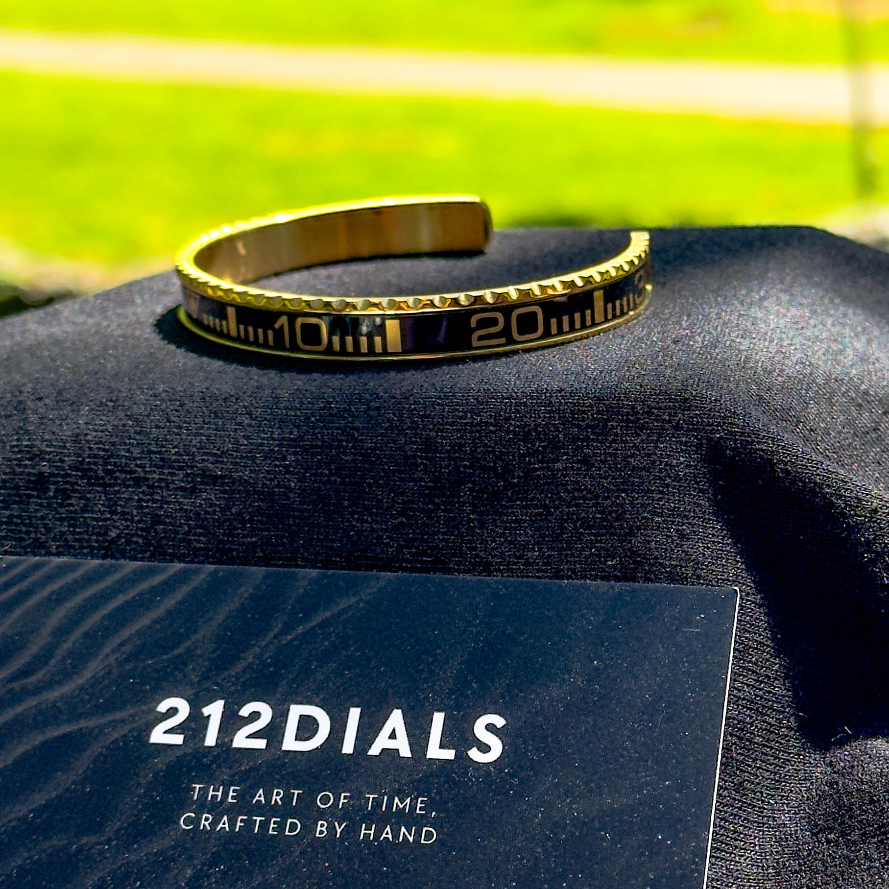 GOLD & BLACK BEZEL